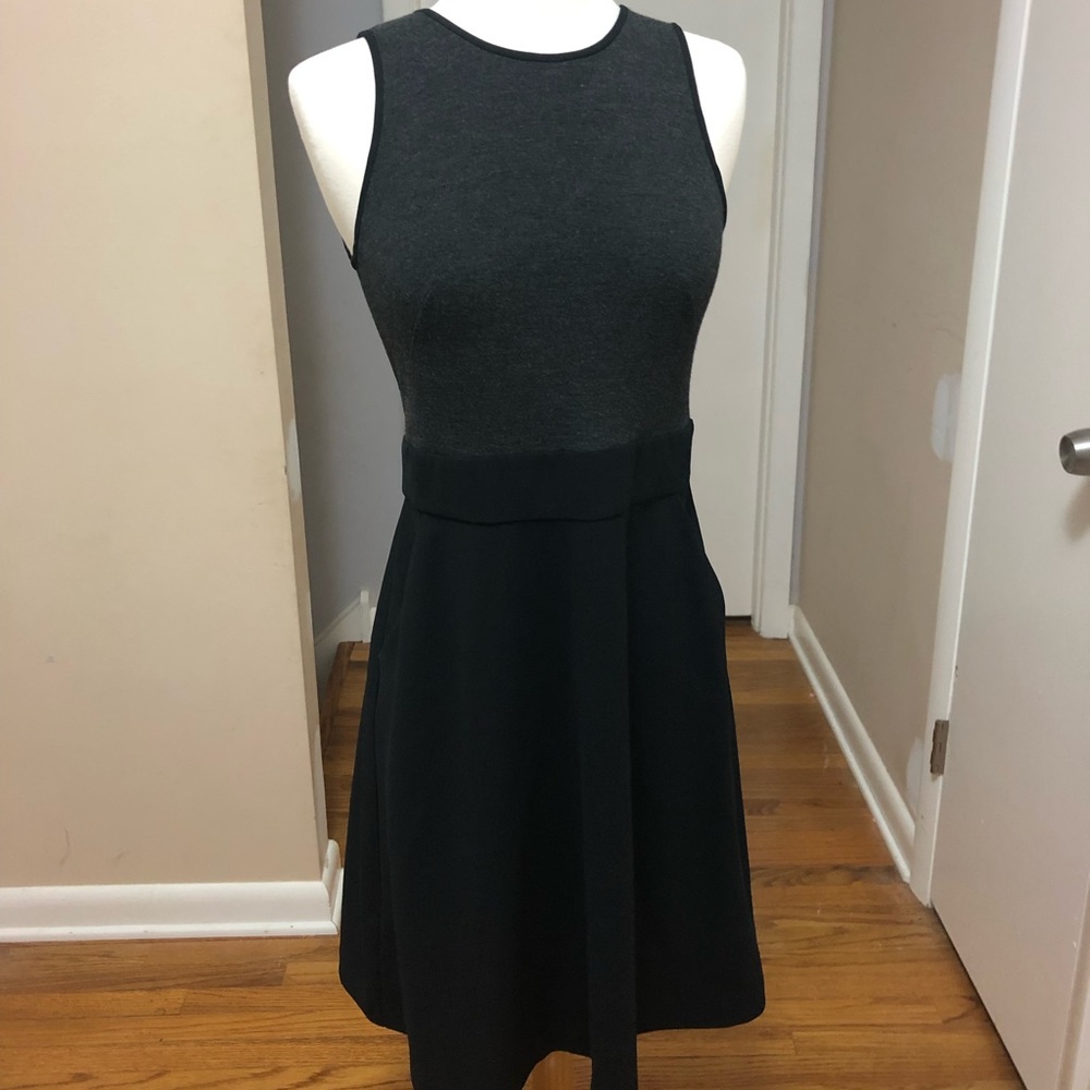 Gorgeous Loft dress with pockets holiday dress